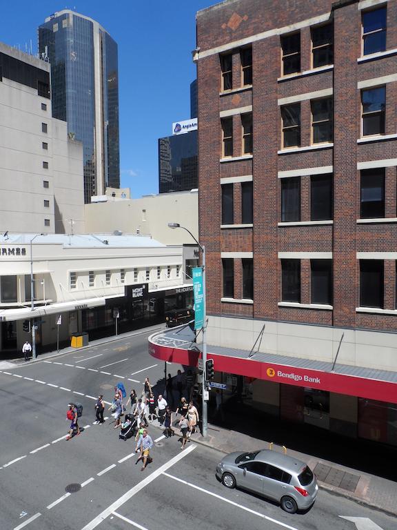 Base Brisbane Embassy Hostel Exterior photo