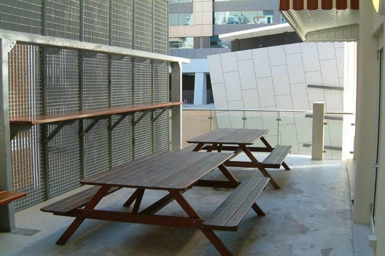 Base Brisbane Embassy Hostel Exterior photo