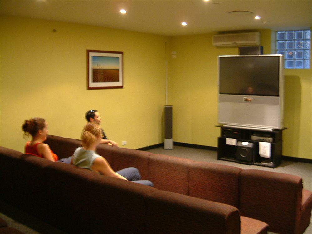 Base Brisbane Embassy Hostel Exterior photo